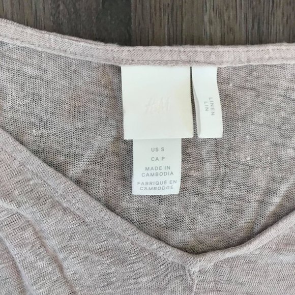 Long sleeve V-neck - front knot - ** 3/$20 ** - Picture 2 of 3